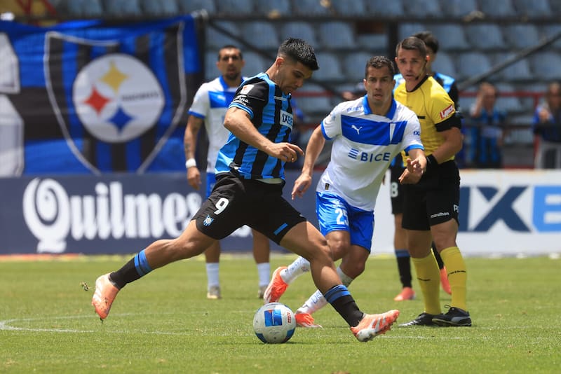 Acereros y Cruzados igualaron sin goles en Talcahuano. Foto: Agencia Aton.