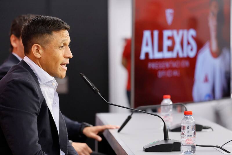 El chileno fue presentado este martes como nuevo fichaje del Sevilla.