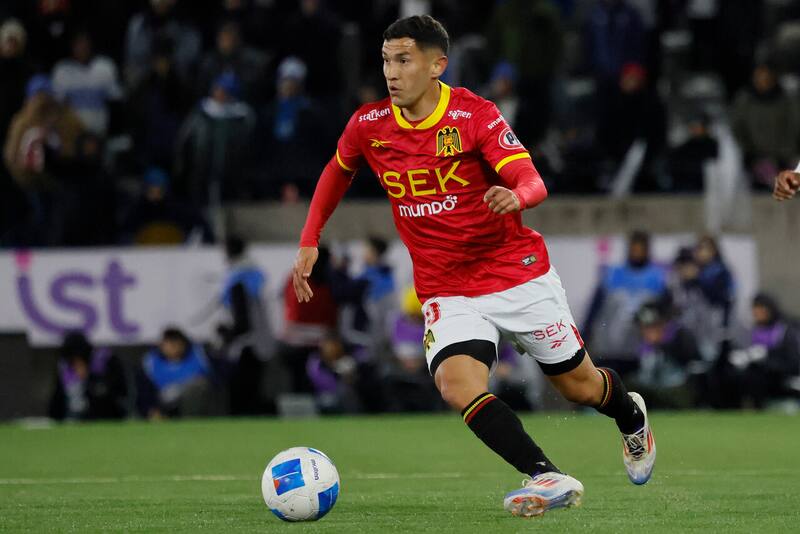 No ha sido el refuerzo esperado producto de las lesiones, que ahora lo vuelven a borrar del equipo. Foto: Photosport