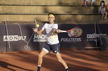 Alejandro Tabilo sacó a relucir su buen juego y avanzó a las semifinales del Challenger de Santiago
