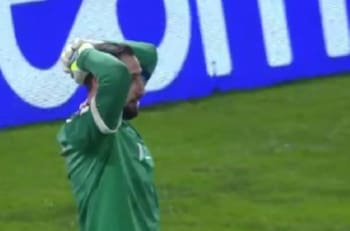 VIDEO | Donnarumma no lo podía creer: este fue el penal que volvió a dejar a Italia fuera del Mundial