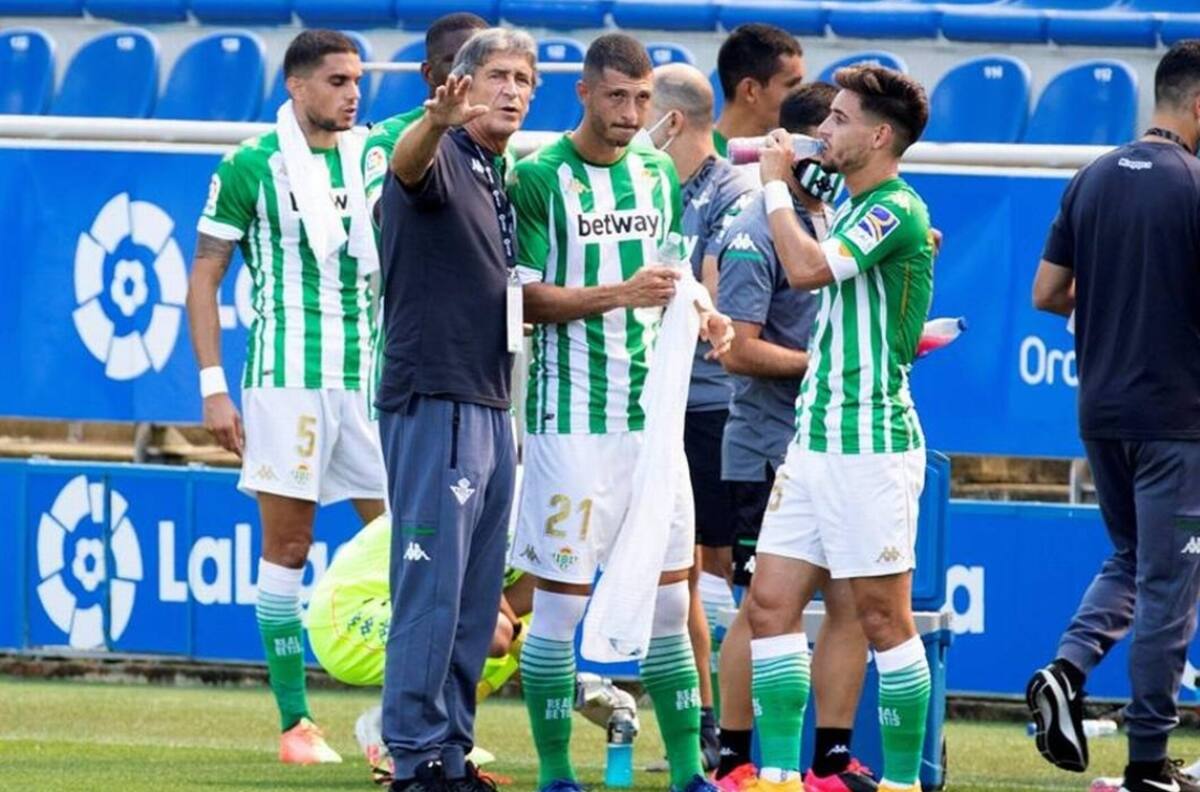 Jugador abandonó la concentración de su selección para cerrar su traspaso al Real Betis de Claudio Bravo y Manuel Pellegrini