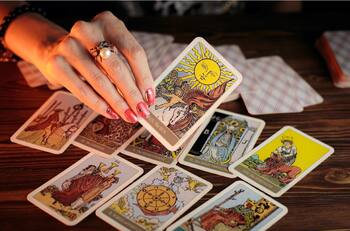 Tarot gratis para el 3 de abril: Estas son las predicciones de salud, amor y dinero