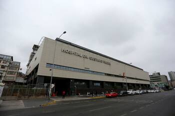 Hospital Gustavo Fricke: Presentan querella por exposición de más de 100 trabajadores a tuberculosis