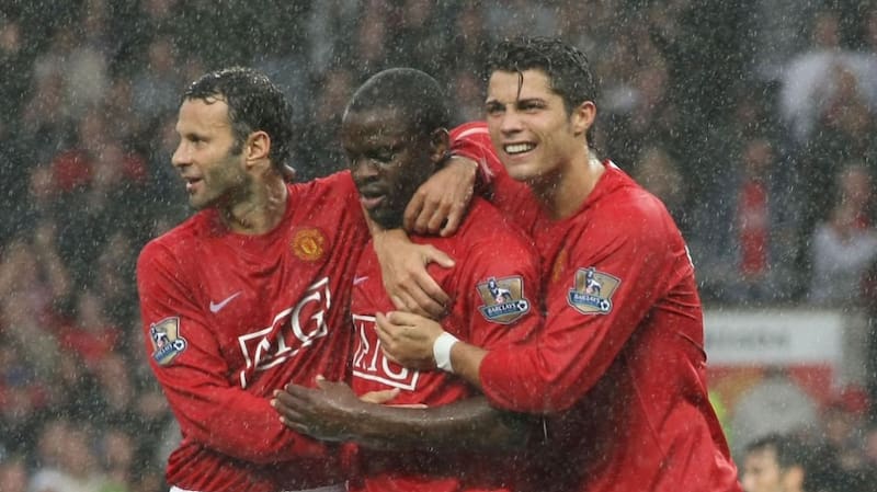 El consultor junto a dos glorias: Ryan Giggs y Cristiano Ronaldo.