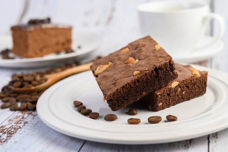 Aprende a hacer un sencillo brownie de chocolate.
