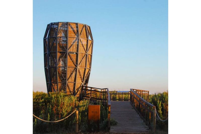 Ofrece una vista hermosa desde los 7 metros de altura.
@ParqueHumedalRíoMaipo.