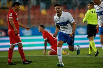 Club que confió en Nicolás Castillo busca sacar a Alexander Aravena de Universidad Católica