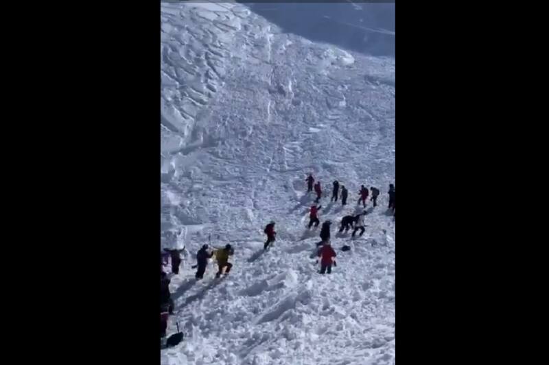 Avalancha provoca operativo por posibles esquiadores atrapados. Créditos: @INF0SCHILE