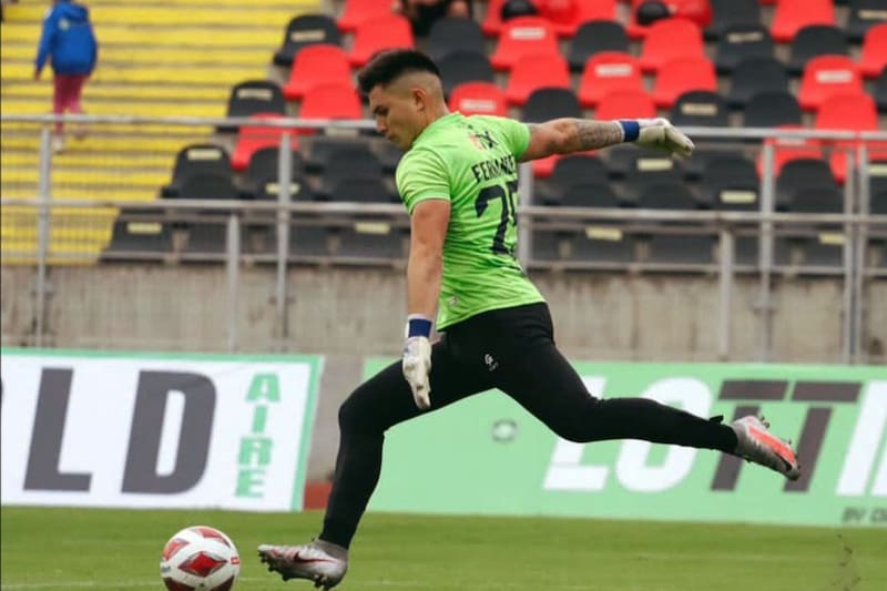 Andrés Fernández pasará por el quirófano, luego de cortarse el ligamento cruzado de la rodilla izquierda. Foto: Campeonato Chileno.
