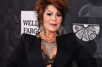 Alejandra Guzmán sufrió aparatosa caída en el aeropuerto