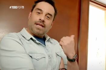 Con una sala de entretención y exclusivas pinturas: Así es la acogedora y amplia casa de Julio Jung