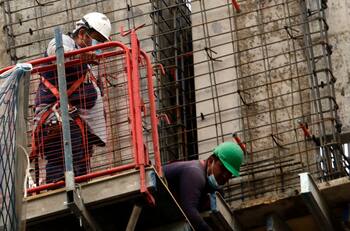 VIDEO | Trabajadores se tomaron Municipalidad de Ñuñoa por negativa a proyecto inmobiliario