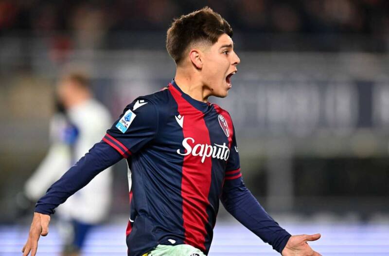 El argentino, según los italianos, tiene cositas de Alexis Sánchez.