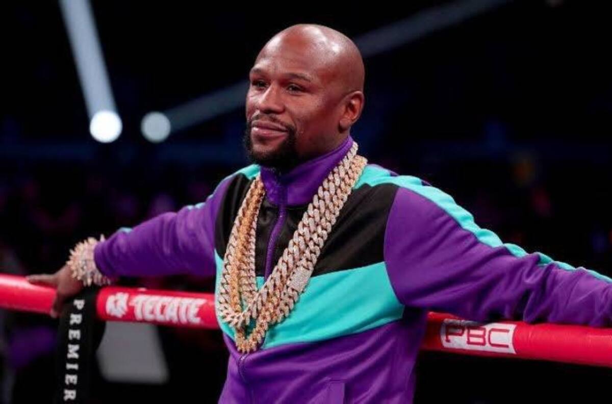 Floyd Mayweather a la Premier League: "Si alguien quiere que compre al Newcastle, hágamelo saber"