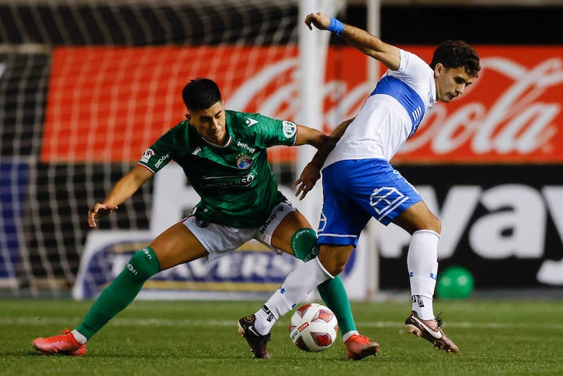 Audax Italiano y Universidad Católica juegan hoy por Copa Sudamericana. Foto: Aton.