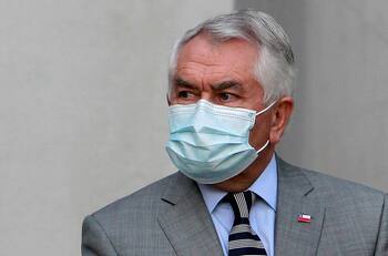 Ministro Enrique Paris recomendó a Stefan Kramer tras aplaudida imitación