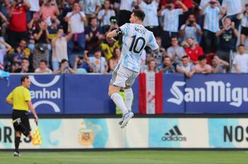 Lionel Messi superó a Pelé y va por Romario: Los 10 máximos goleadores en la historia del fútbol