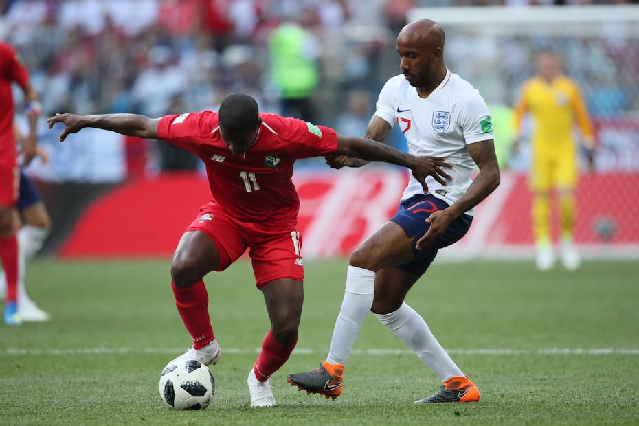 Armando Cooper disputando el Mundial ante Inglaterra.