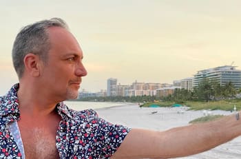 “¡Ah concha…!”: Lucho Jara sufrió con depilación de particular zona a pedido de su esposa