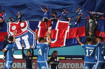 Destapan presunto nexo entre jugadores de la U y directivo de Azul Azul con narco barrista de Los de Abajo