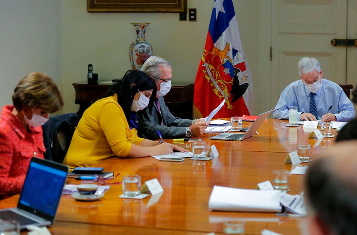 Gobierno informará los martes las comunas que entran y salen de cuarentena