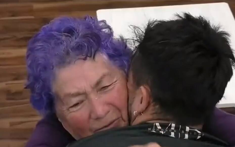 El regreso de los participantes a la casa generó emoción.