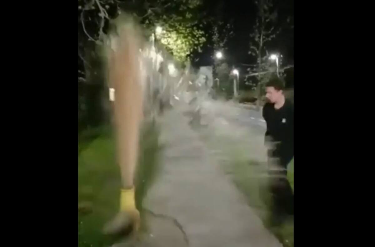VIDEO | Jóvenes se grabaron destruyendo un grifo en Las Condes: Alcaldesa Peñaloza anunció querella