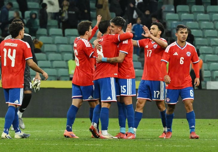 “Vamos sobre la marcha buscando nuevos jugadores para La Roja. Estamos obligados a construir desde cero”