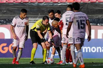 El ex árbitro Pablo Pozo apuntó al VAR por el polémico gol anulado a la U en La Serena