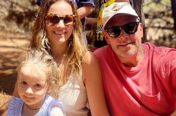 "Amor de papás": El tierno video de José Miguel Viñuela junto a su esposa y una de sus hijas