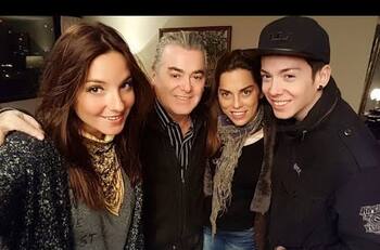 Con una foto de pequeña: El escueto saludo de Kel Calderón en el Día del Padre