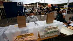 Elecciones 2021: a última hora los chilenos se volcaron a las urnas para emitir su voto