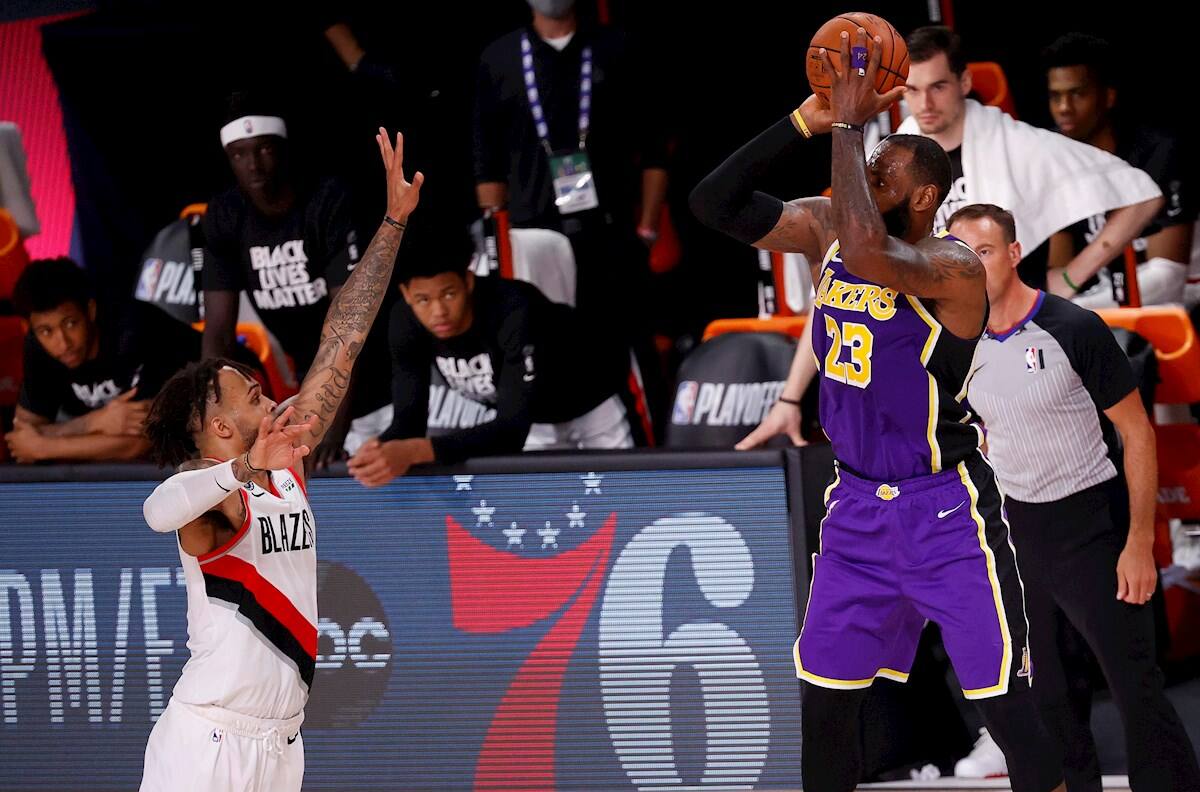 LeBron James y Giannis Antetokounmpo figuras en el inicio de los playoff de la NBA