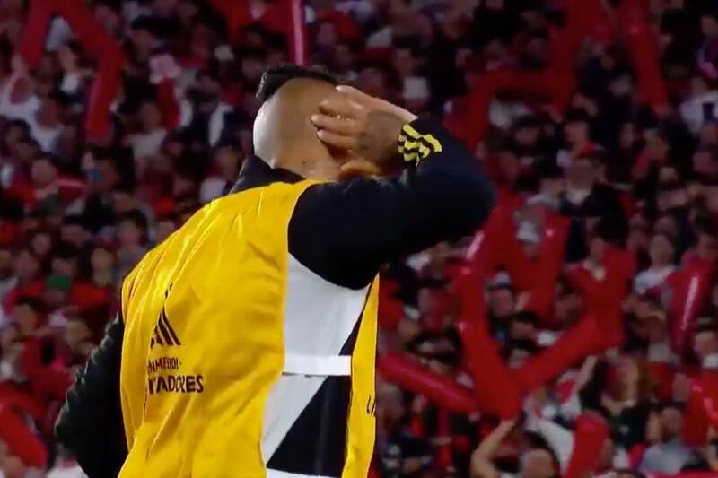 provocó a los hinchas de River Plate mientras silbaban