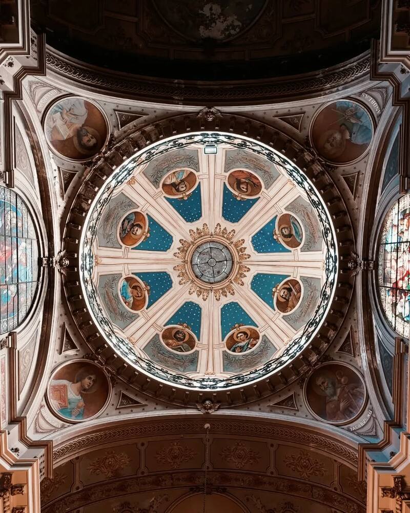 Este es el principal atractivo del Vaticano Chico. Créditos: @arquitectura.antigua.chile