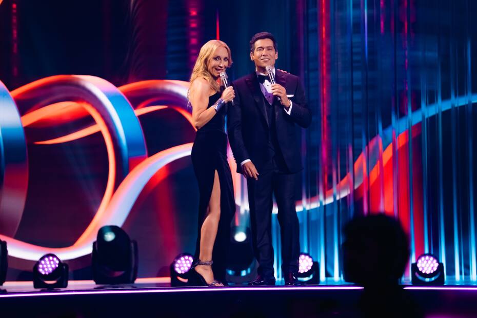 La periodista vistió un despampanante vestido de Makarena Montaner.