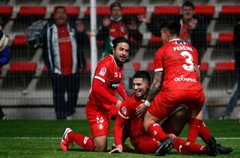 Con polémica: Unión La Calera cortó la racha de triunfos de Palestino tras empatar en la agonía