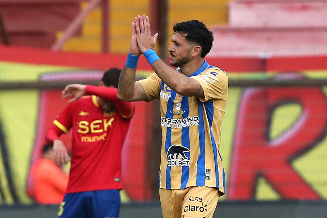 El jugador evertoniano se disculpa ante la barra de Unión Española, el club al que llegó a jugar en 2017 a Chile.
