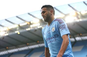 Riyad Mahrez estiró la ventaja del Manchester City ante el Burnley