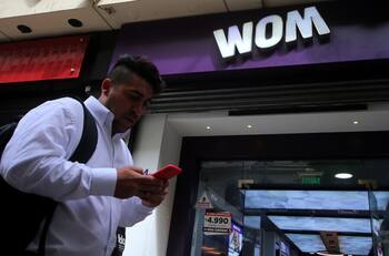 Elevó 66 veces el valor del servicio: condenan al pago de millonaria multa a WOM por cobros excesivos