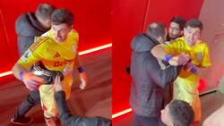 VIDEO | ¡No aguantó las burlas! Dibu Martínez explotó con los hinchas del Arsenal tras perder 4-1