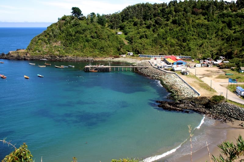 Si bien no todas son aptas para el baño, aprovecha de descansar del calor en las playas más frías de Chile.