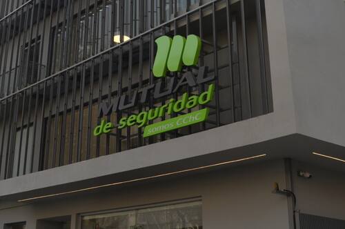 El documento detalla tres principales hábitos negativos en la vida de los trabajadores.