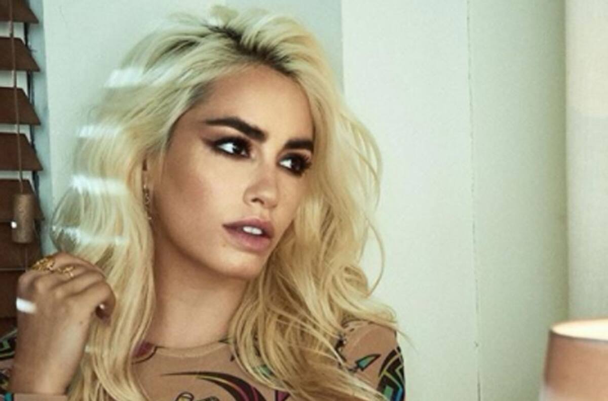 Lali Espósito sorprende a sus fans con apasionado beso a modelo venezolana