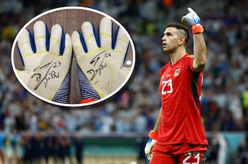 “Dibu” Martínez subasta los guantes que usó en el Mundial Qatar 2022: ¿Cuál es el valor y cómo se pueden comprar?