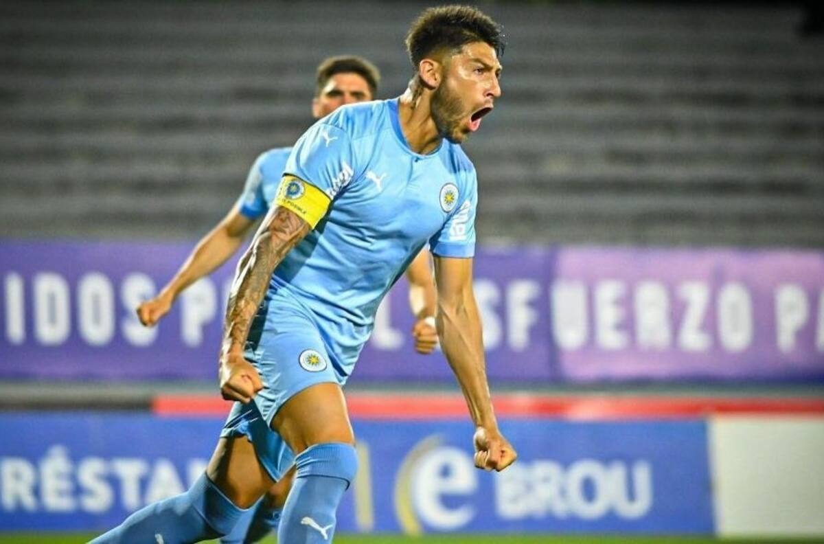 Álvaro Brun recibió la bendición de una figura del Campeonato Nacional: “Es un gran jugador, a la U le haría muy bien”