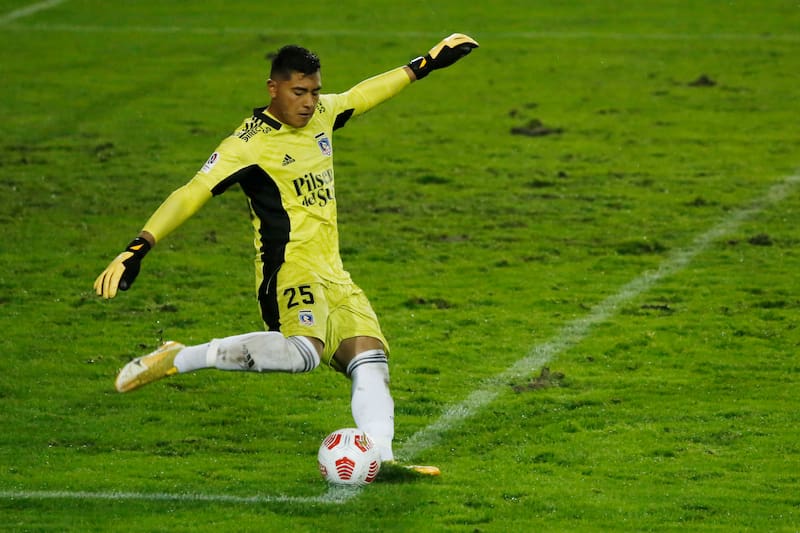 La promesa en el arco de Colo Colo hace algunos años. Su tendencia a engordar hizo que perdiera opciones.