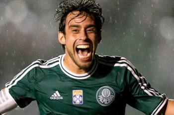 ¿Vuelve a Brasil?: El lienzo que le dedicaron los hinchas del Palmeiras a Jorge Valdivia