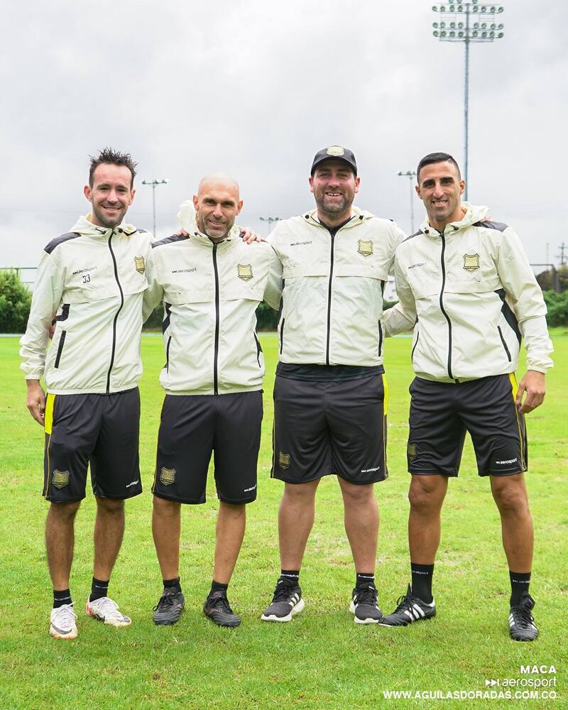 Ex PF de Felipe Salomoni en Guaraní (el primero de izquierda a derecha).